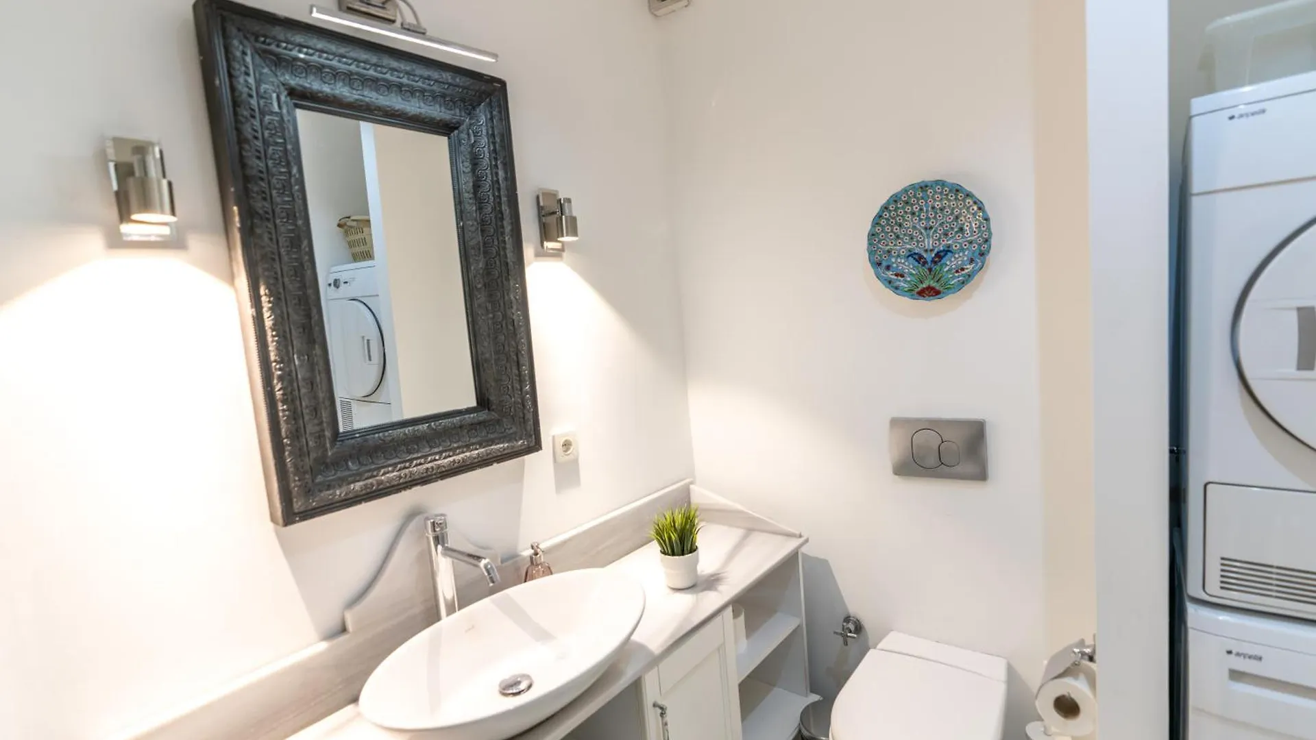 Cozy 1-Bdr Apartment In Cihangir Neighborhood Istanbul